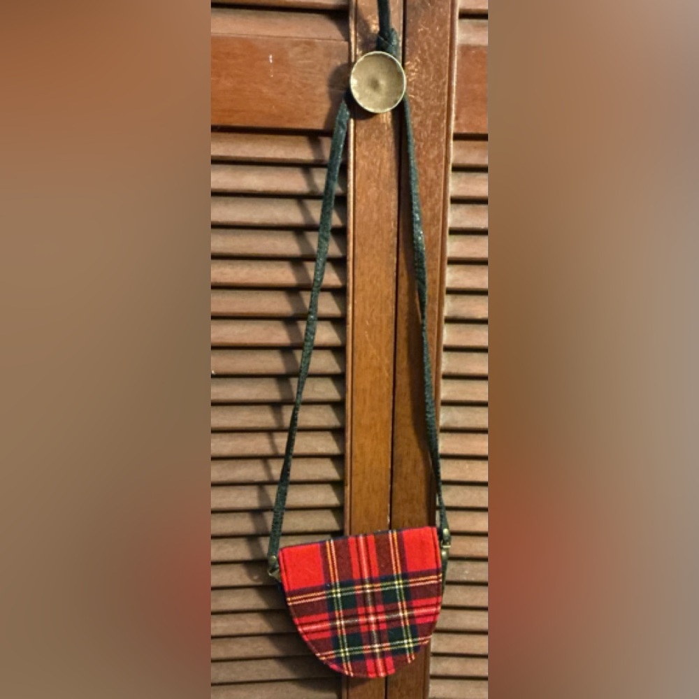 Vintage Archie Brown & Son of Bermuda 100% Pure New Wool Made In Great Britain.
